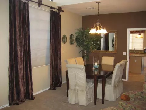 4127 E Lariat Ln, Phoenix, AZ 85050 photo 5
