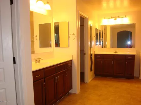 3229 E Aris Dr, Gilbert, AZ 85298 photo 7