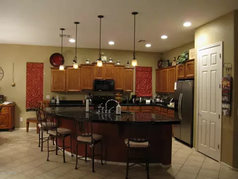 4228 E Carob Dr, Gilbert, AZ 85298 photo 2