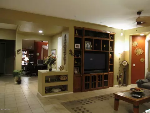 4228 E Carob Dr, Gilbert, AZ 85298 photo 3