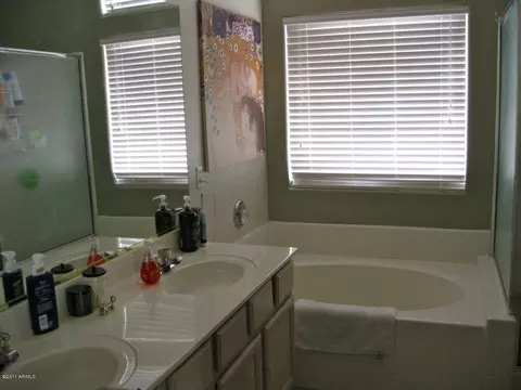 1050 E Bruce Ave, Gilbert, AZ 85234 photo 8