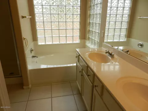 1686 E Laurel Ave, Gilbert, AZ 85234 photo 6