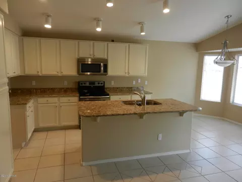1686 E Laurel Ave, Gilbert, AZ 85234 photo 2