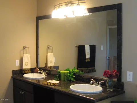 622 E Winter Dr, Phoenix, AZ 85020 photo 12