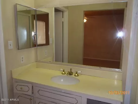 4237 E Saint Charles Ave, Phoenix, AZ 85042 photo 10