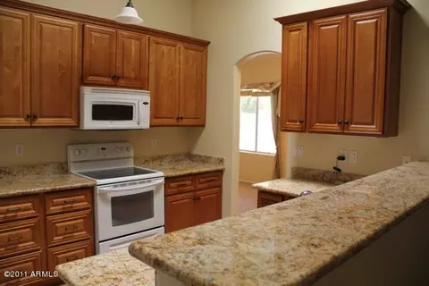 604 S Sahuaro Dr, Gilbert, AZ 85233 photo 3