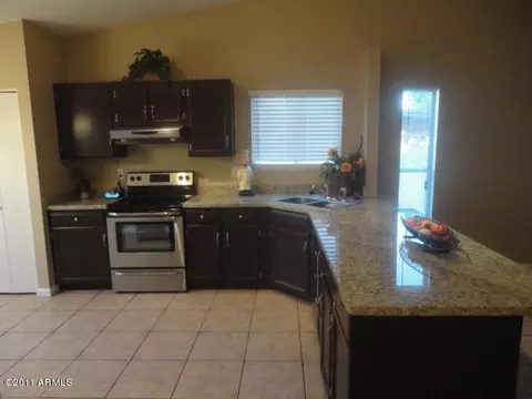 4821 E Desert View Dr, Phoenix, AZ 85044 photo 2