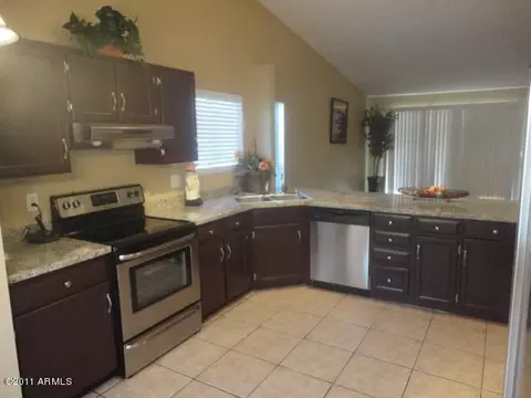 4821 E Desert View Dr, Phoenix, AZ 85044 photo 5