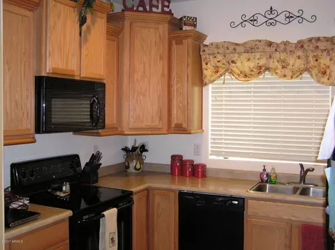 4766 E Laurel Ct, Gilbert, AZ 85234 photo 2