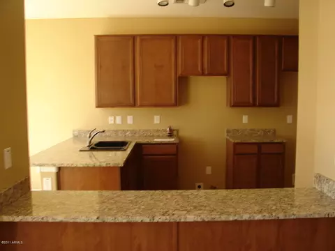 2245 E Pecan Rd, Phoenix, AZ 85040 photo 9