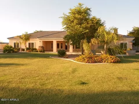 2569 E Cattle Dr, Gilbert, AZ 85297 photo 32