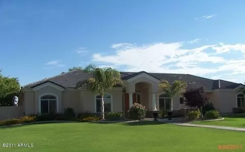 2569 E Cattle Dr, Gilbert, AZ 85297 photo 1