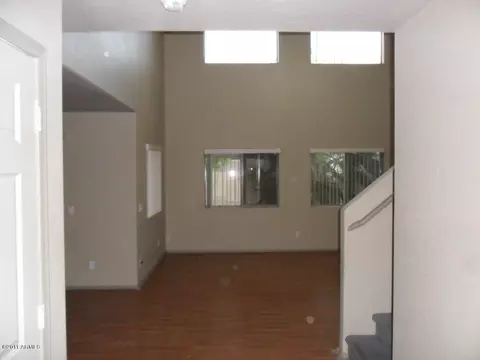 2720 E Branham Ln, Phoenix, AZ 85042 photo 6