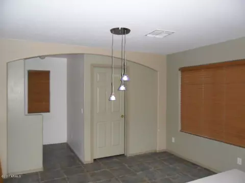 2720 E Branham Ln, Phoenix, AZ 85042 photo 11