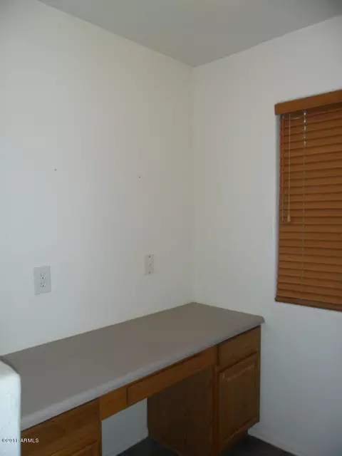 2720 E Branham Ln, Phoenix, AZ 85042 photo 12