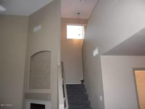 2720 E Branham Ln, Phoenix, AZ 85042 photo 17