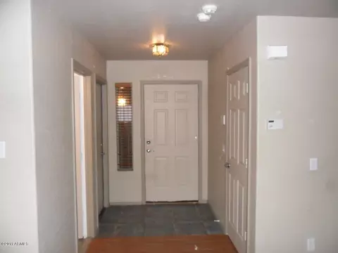 2720 E Branham Ln, Phoenix, AZ 85042 photo 5
