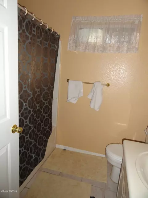 2601 E Helena Dr, Phoenix, AZ 85032 photo 6