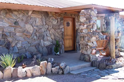 1815 E 2nd Ave, Apache Junction, AZ 85119 photo 2