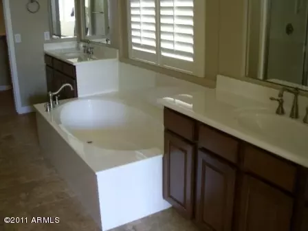 2763 E Hampton Ln, Gilbert, AZ 85295 photo 8