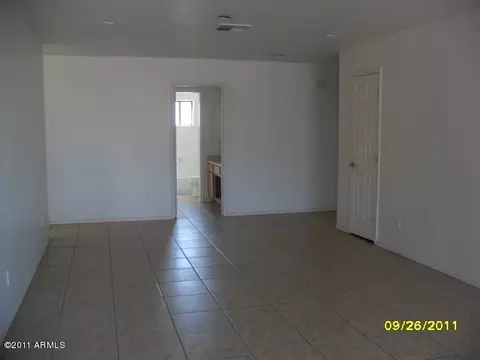 2929 E Mobile Ln, Phoenix, AZ 85040 photo 2