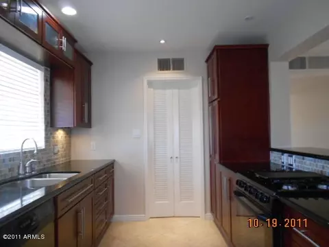 3113 E Highland Ave, Phoenix, AZ 85016 photo 4