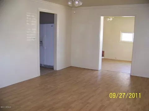 911 E Montebello Ave, Phoenix, AZ 85014 photo 2