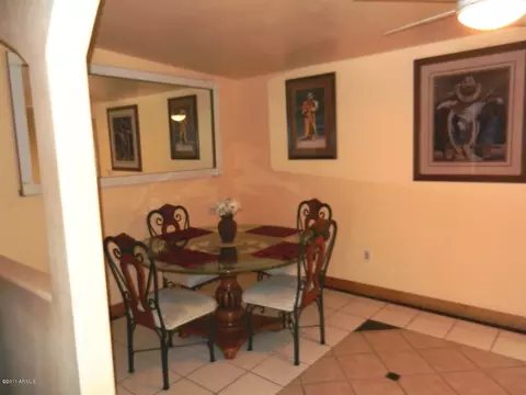 7002 W Earll Dr, Phoenix, AZ 85033 photo 4