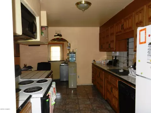 7002 W Earll Dr, Phoenix, AZ 85033 photo 2