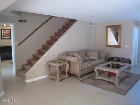 3021 E Kerry Ln, Phoenix, AZ 85050 photo 3