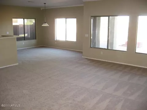 1526 E Branham Ln, Phoenix, AZ 85042 photo 2