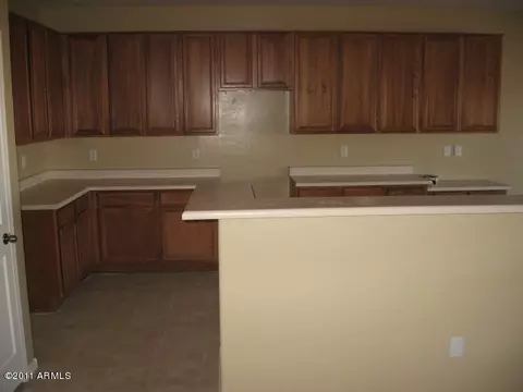 1526 E Branham Ln, Phoenix, AZ 85042 photo 4