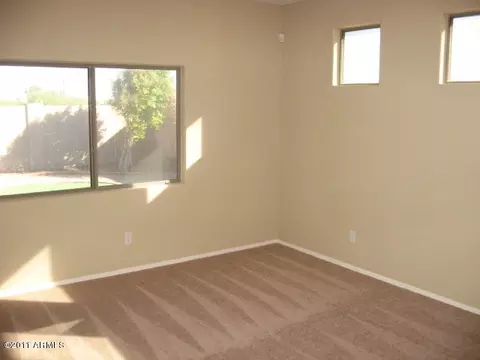 1526 E Branham Ln, Phoenix, AZ 85042 photo 5