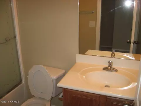 1526 E Branham Ln, Phoenix, AZ 85042 photo 8