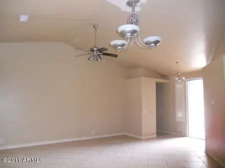 480 S Parkcrest St, Gilbert, AZ 85296 photo 2