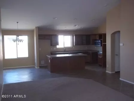 2912 E Crescent Way, Gilbert, AZ 85298 photo 2
