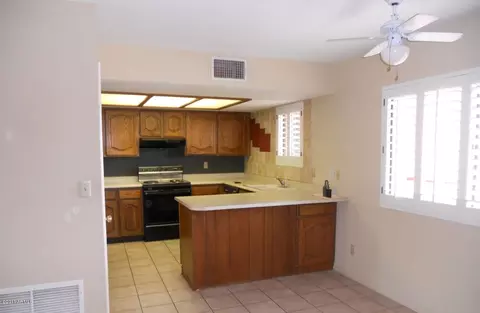 4303 E Cactus Rd #307, Phoenix, AZ 85032 photo 5