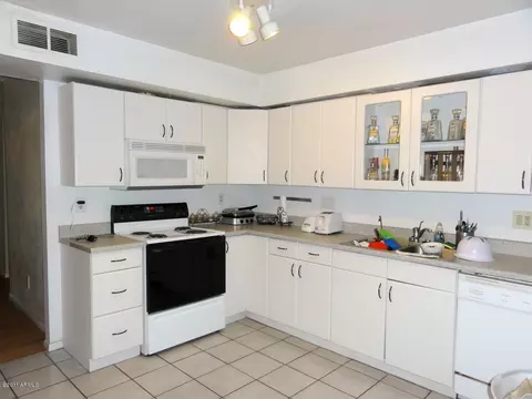 4265 E Vineyard Rd, Phoenix, AZ 85042 photo 6