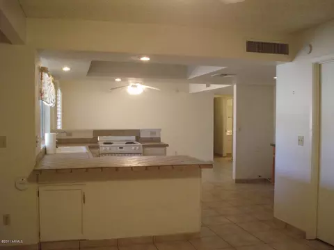 820 E Caribbean Ln, Phoenix, AZ 85022 photo 14