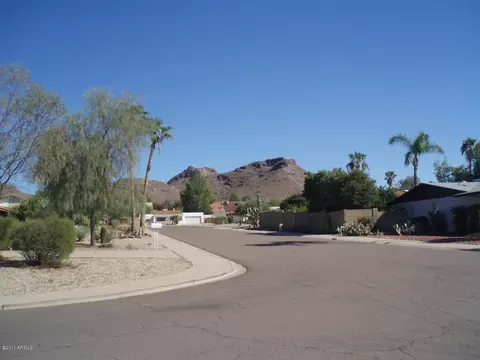 820 E Caribbean Ln, Phoenix, AZ 85022 photo 9