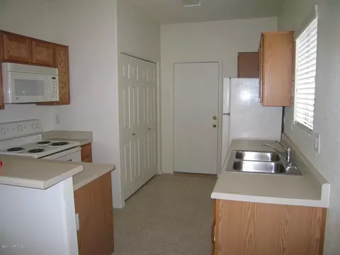 7204 S 8th St, Phoenix, AZ 85042 photo 2