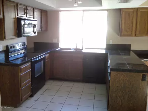 2145 E Gelding Dr, Phoenix, AZ 85022 photo 4