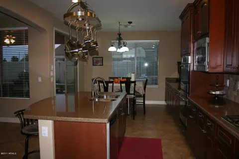 1929 E Indigo Ct, Gilbert, AZ 85298 photo 8