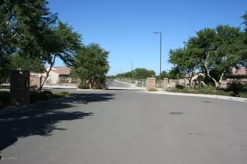1929 E Indigo Ct, Gilbert, AZ 85298 photo 3