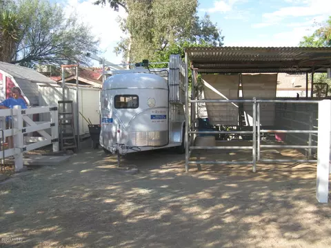 844 E Roberts Rd, Phoenix, AZ 85022 photo 16