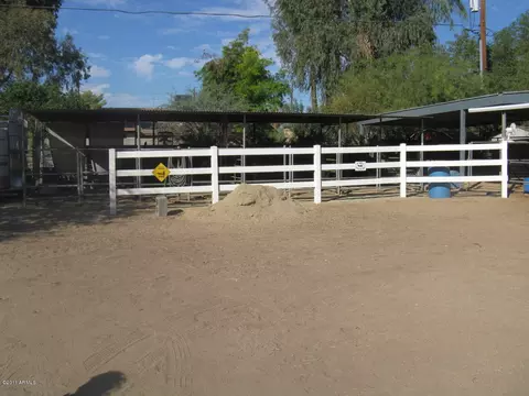 844 E Roberts Rd, Phoenix, AZ 85022 photo 14