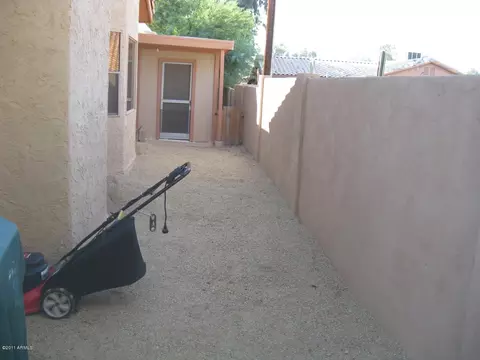 844 E Roberts Rd, Phoenix, AZ 85022 photo 19