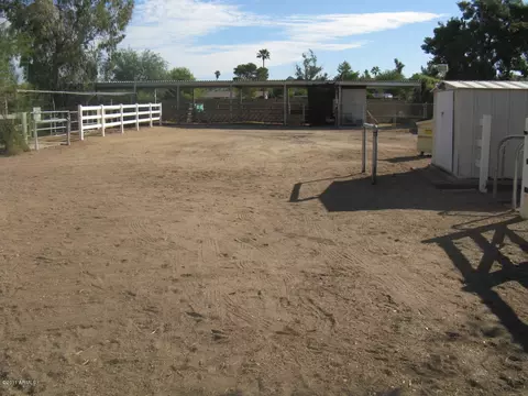 844 E Roberts Rd, Phoenix, AZ 85022 photo 12