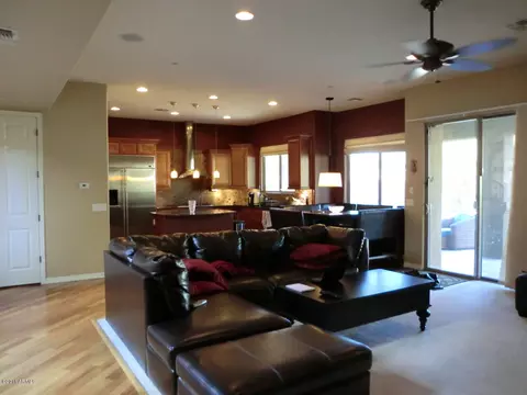 3818 E Patrick Ln, Phoenix, AZ 85050 photo 5