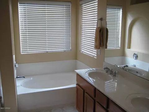 283 W Baylor Ln, Gilbert, AZ 85233 photo 15